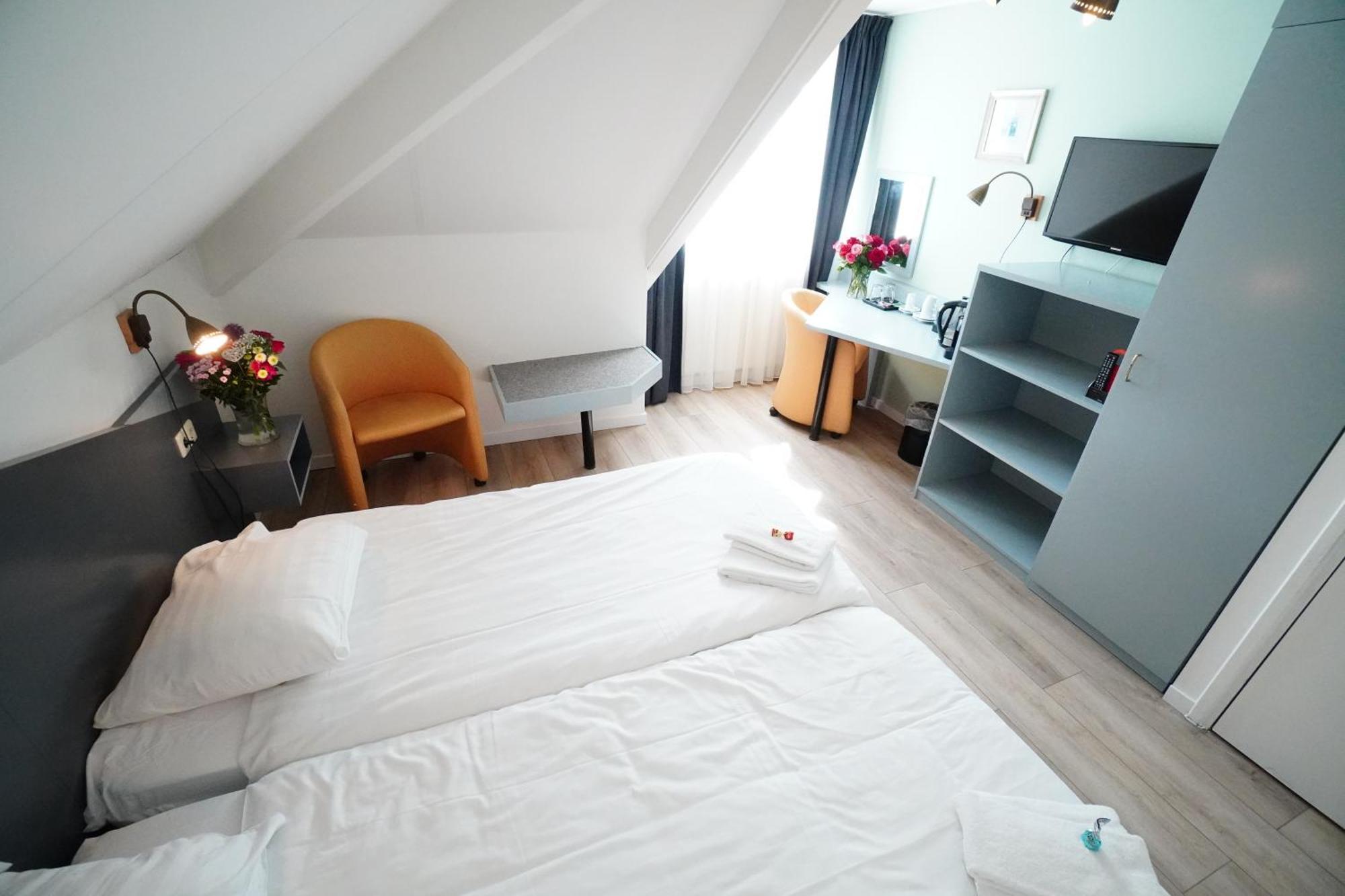 Hotel Den Burg - Digital Access Phòng bức ảnh