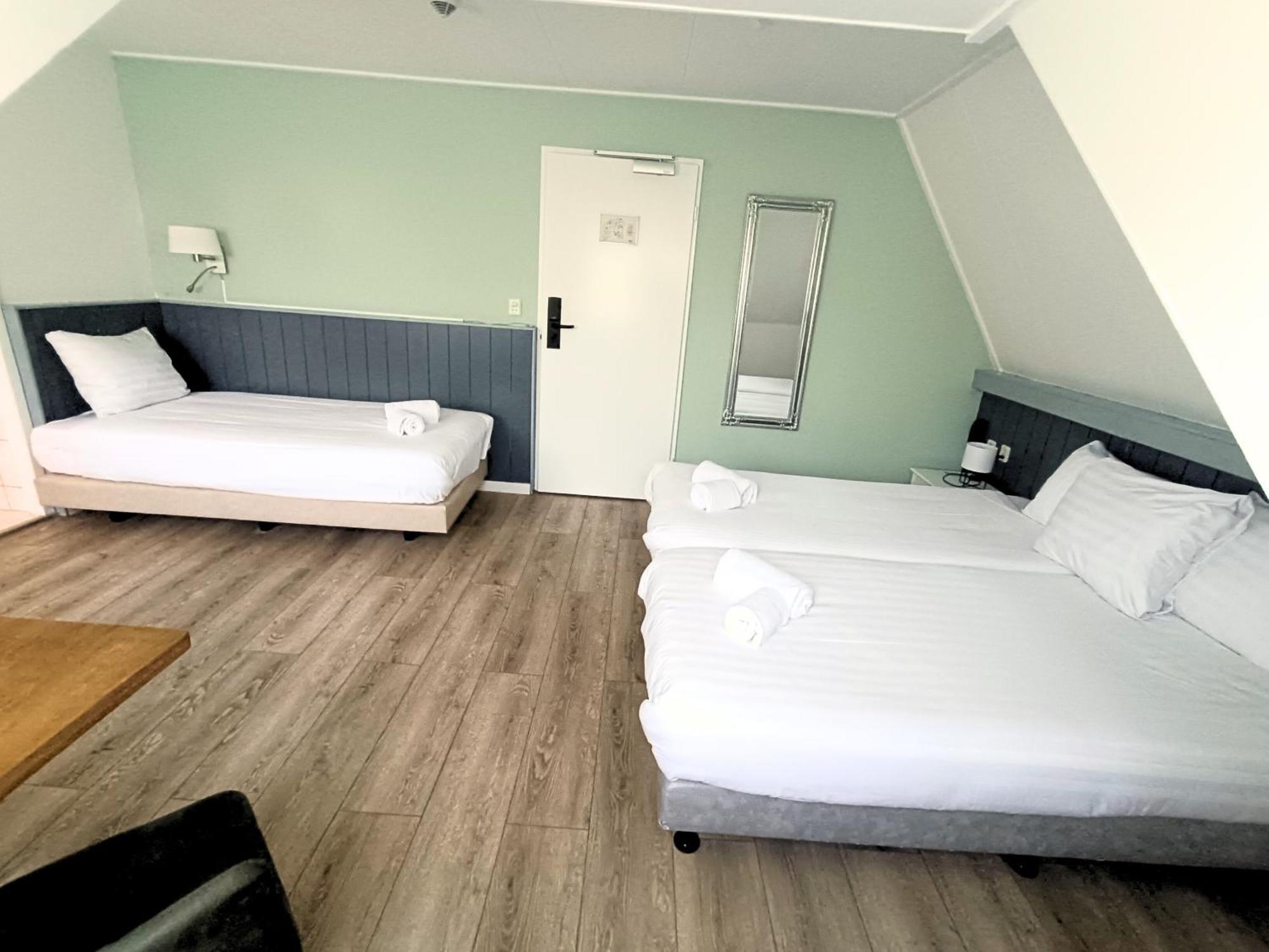 Hotel Den Burg - Digital Access Ngoại thất bức ảnh