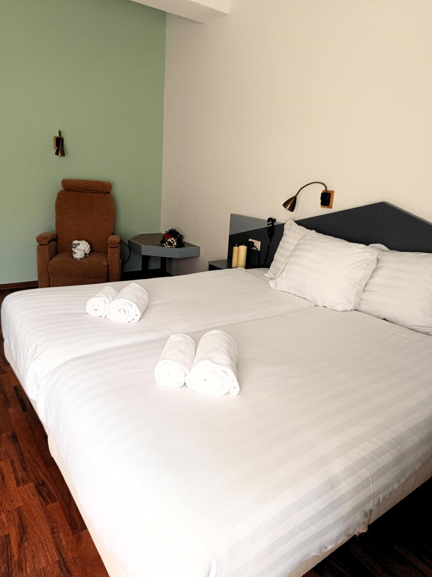Hotel Den Burg - Digital Access Ngoại thất bức ảnh