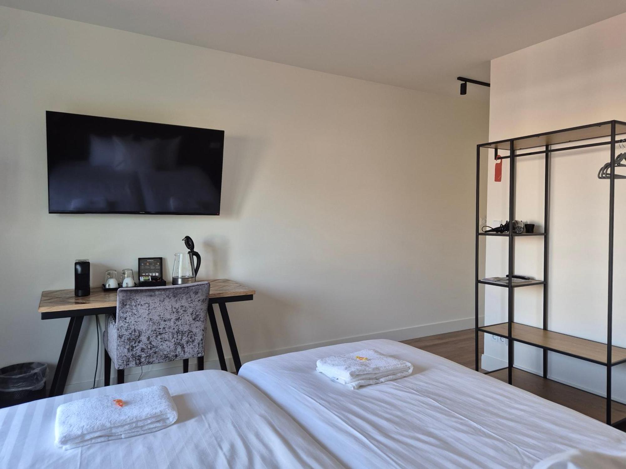 Hotel Den Burg - Digital Access Ngoại thất bức ảnh