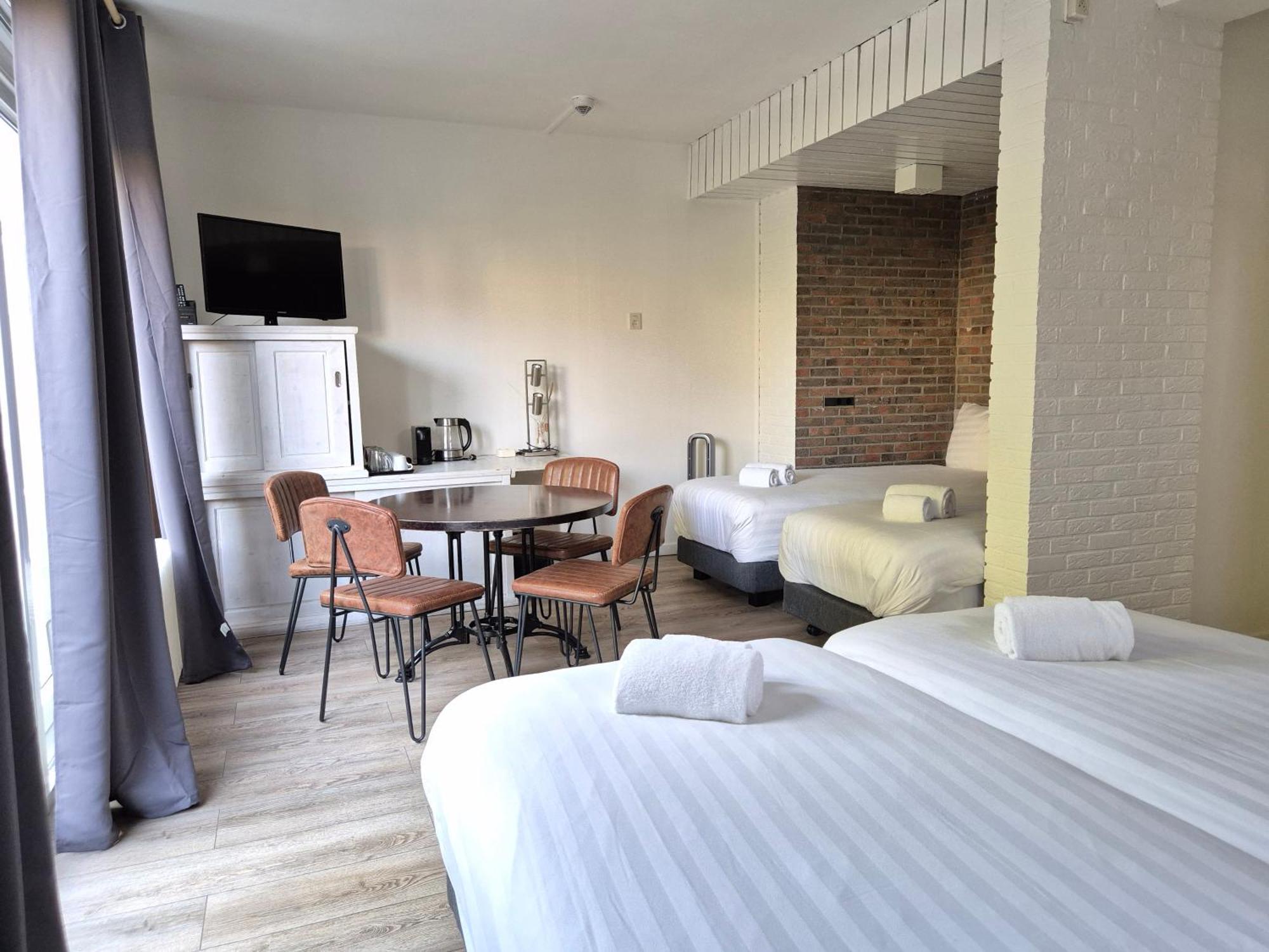 Hotel Den Burg - Digital Access Ngoại thất bức ảnh